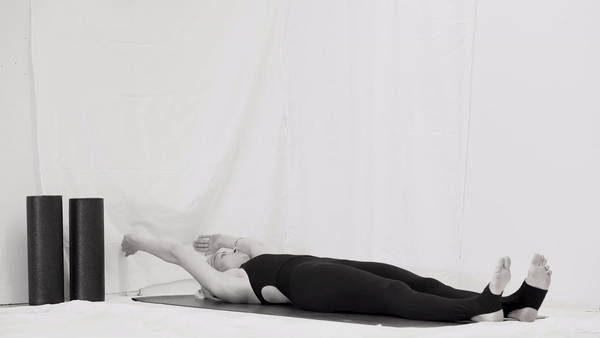 How to do the Roll Up Pilates Exercise Pebbles Pilates